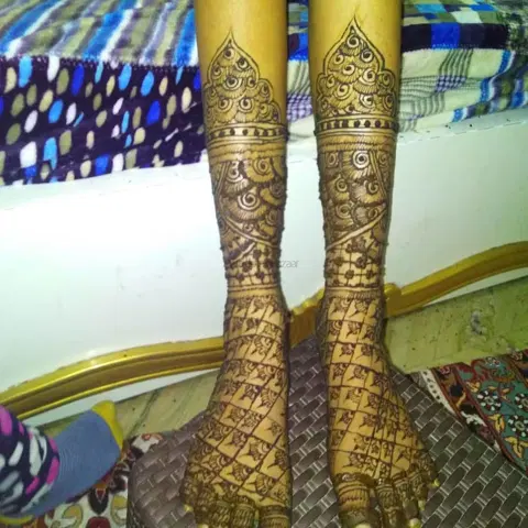 figure mehndi design