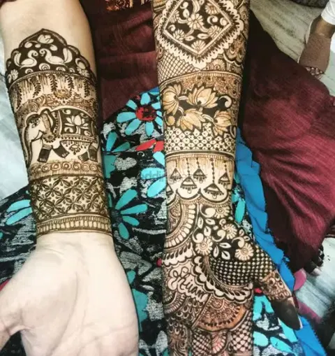 figure front hand mehndi design