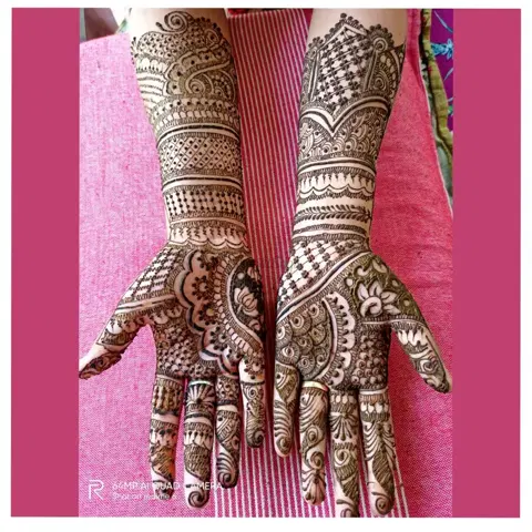 back hand mehndi design