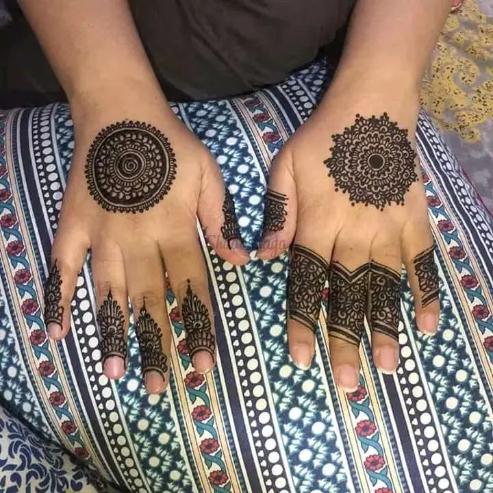Simple Back Hand Mehndi Design with Gol Tikki