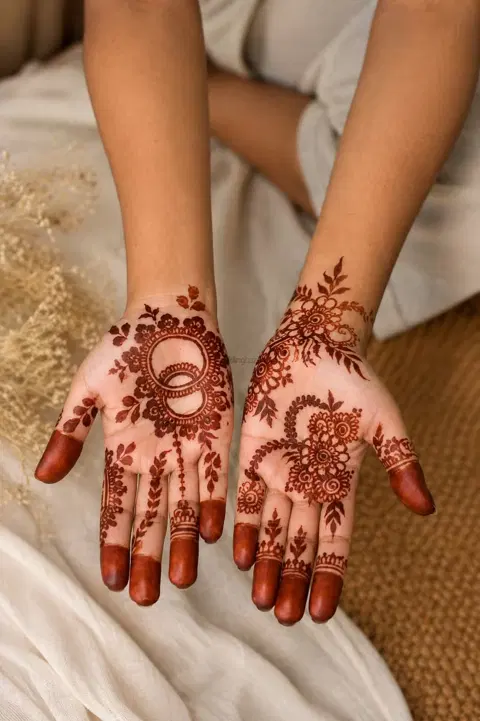 simple moon mehndi design