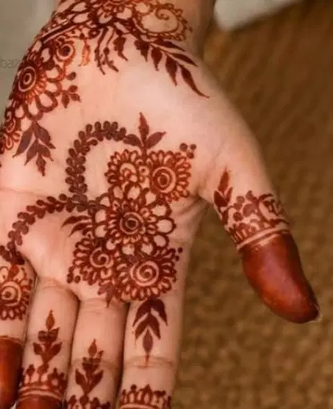 simple back hand mehndi design