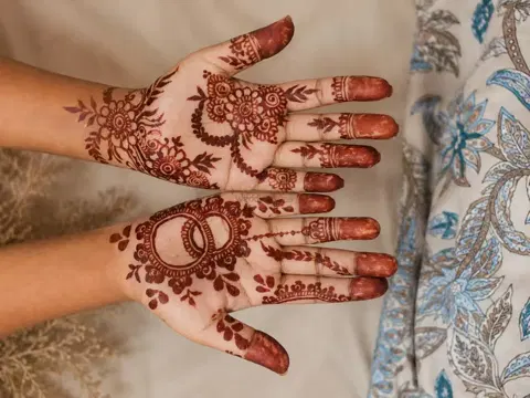 simple circle mehndi design