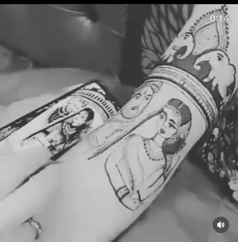 figure front hand mehndi design