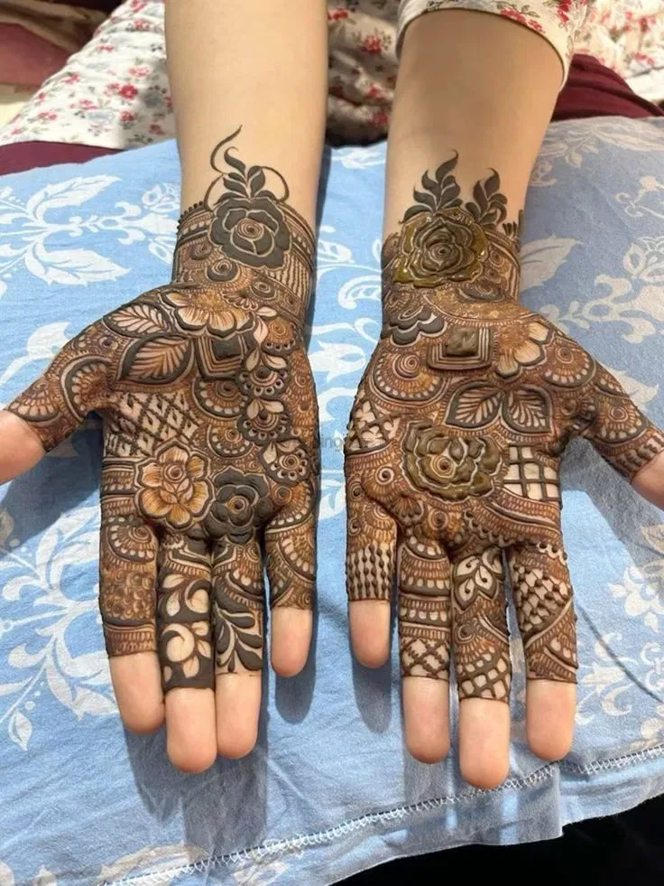 Back Hand Mehndi Design