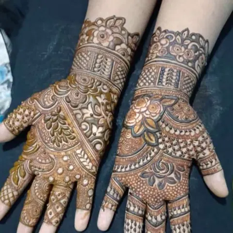 front hand mehndi design