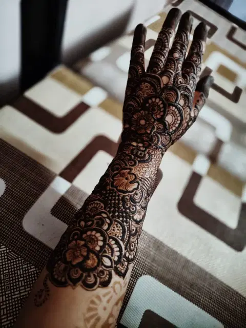 full hand mehndi design