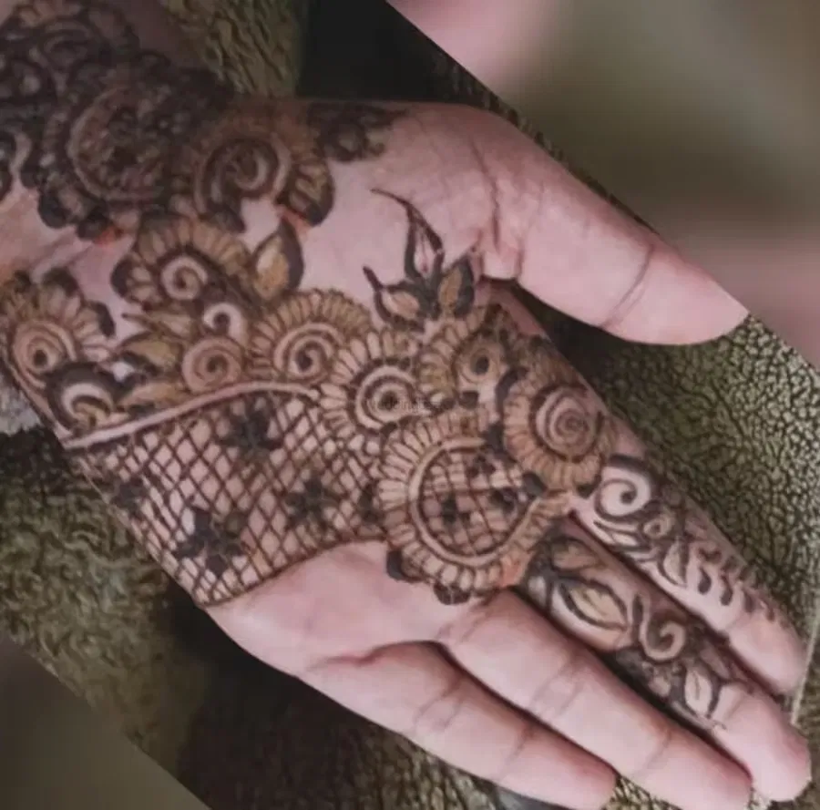Back Hand Mehndi Design