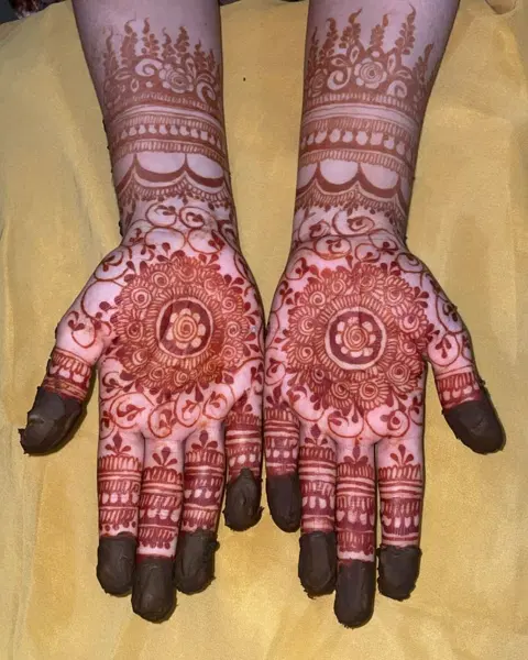 circle mehndi design