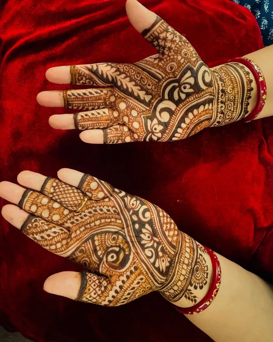 Back Hand Mehndi Design (2)