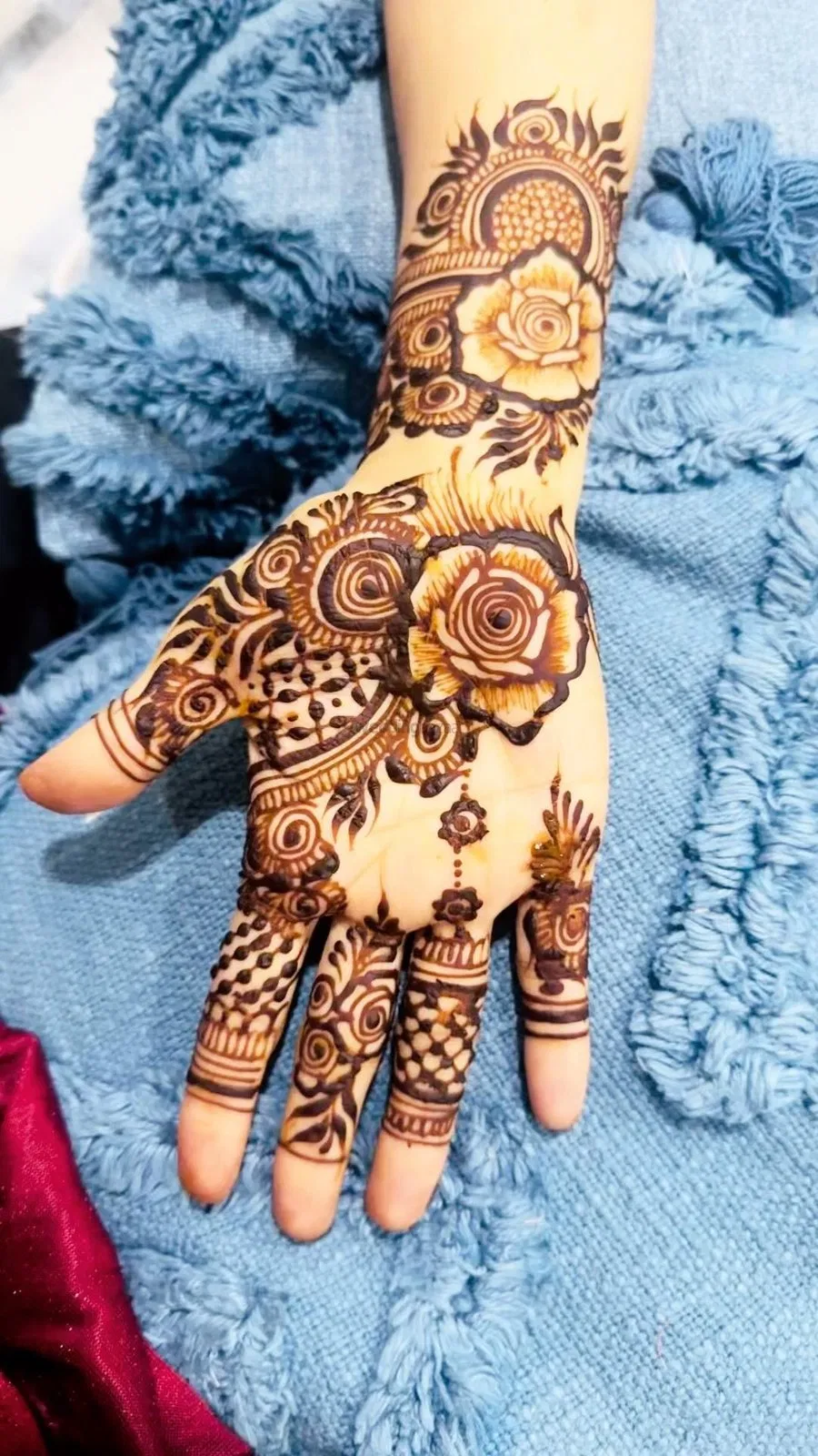 Simple Front Hand Mehndi Design