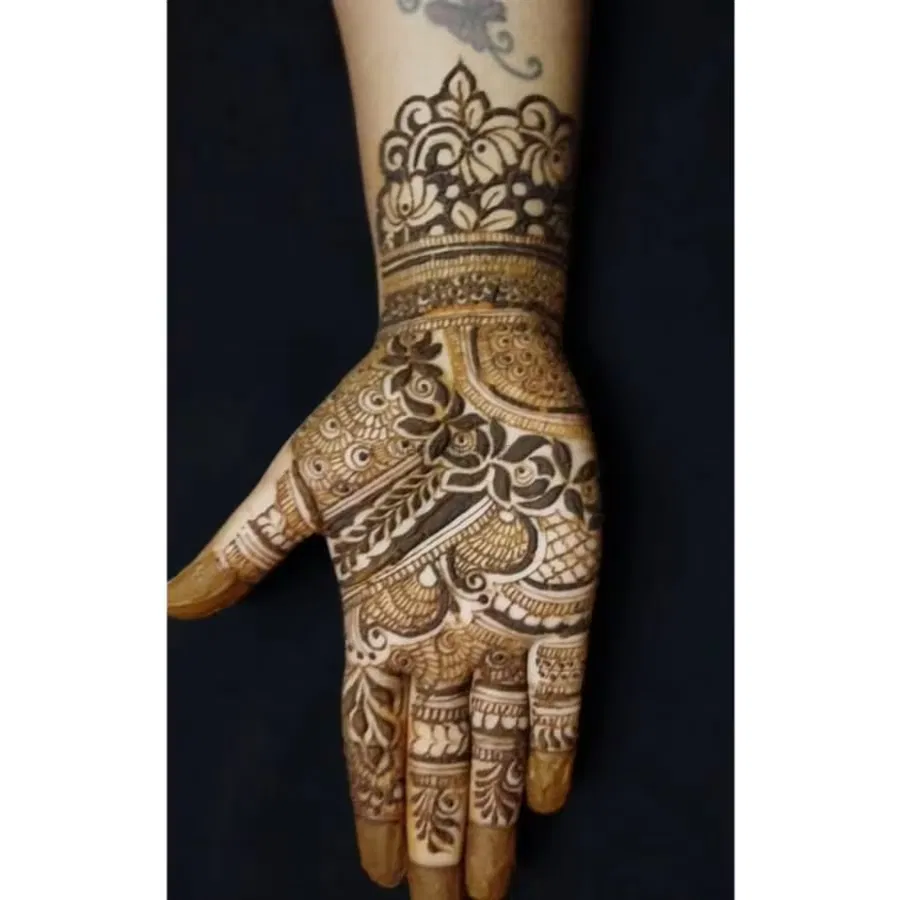 Front Hand Mehndi Design (2)