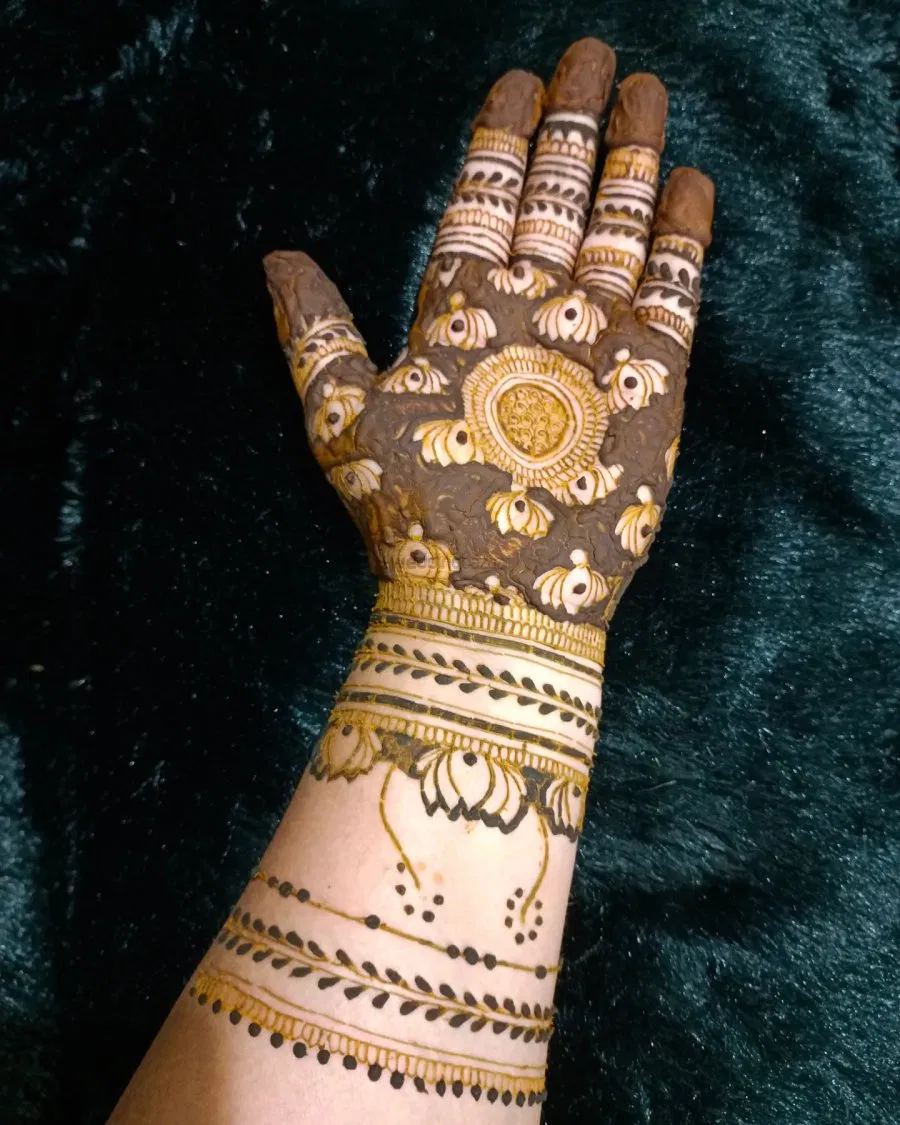 Mehndi Design with Moon