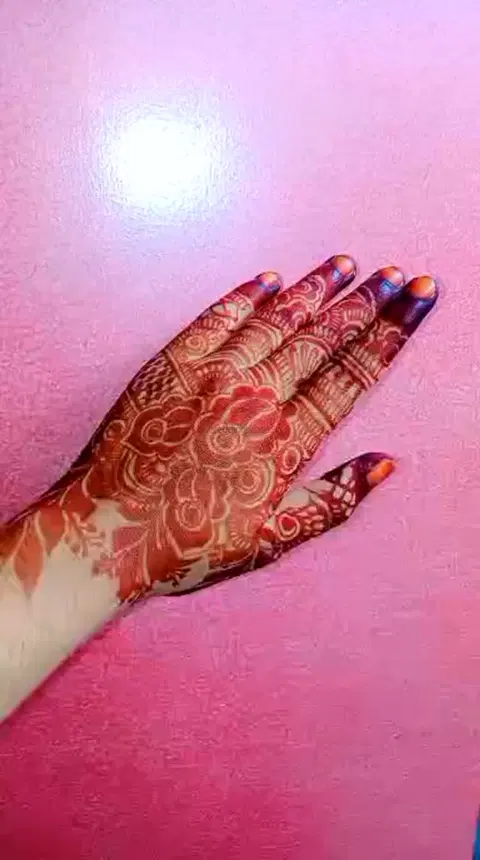 back hand mehndi design