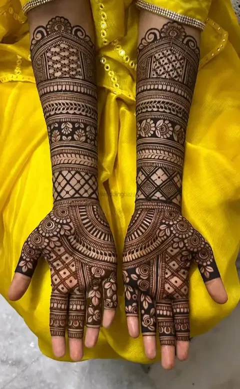 front hand mehndi design