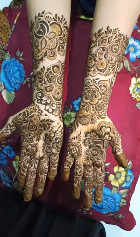full hand mehndi design