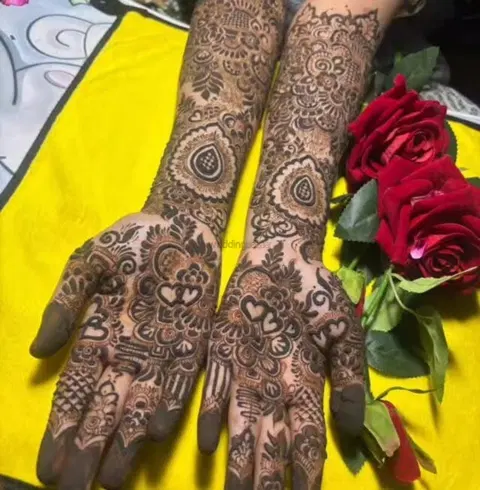 heart full hand mehndi design