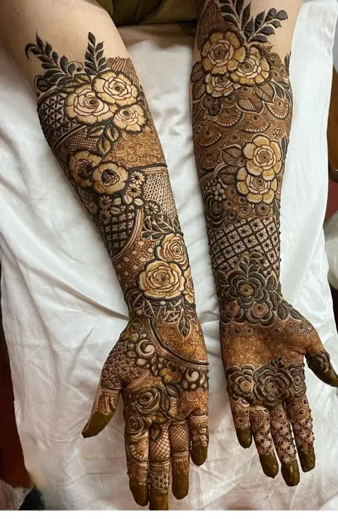 bridal pakistani back hand mehndi design
