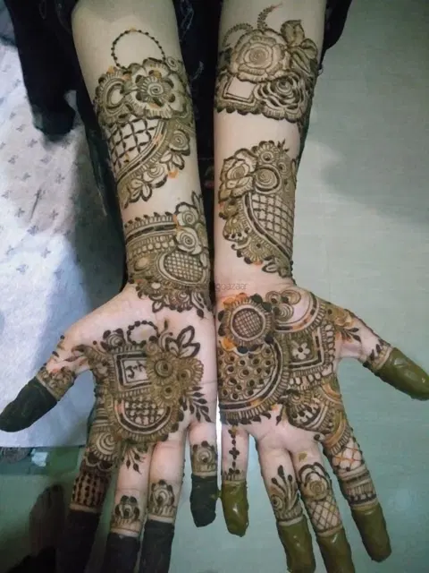 full hand mehndi design