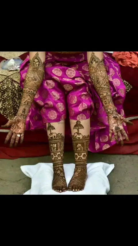 figure back hand mehndi design