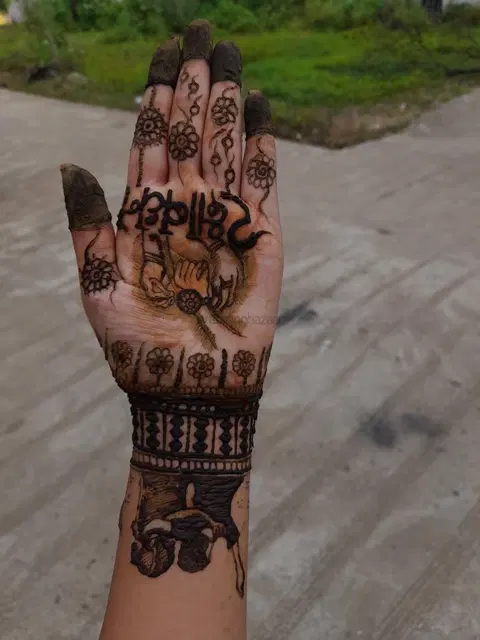front hand mehndi design