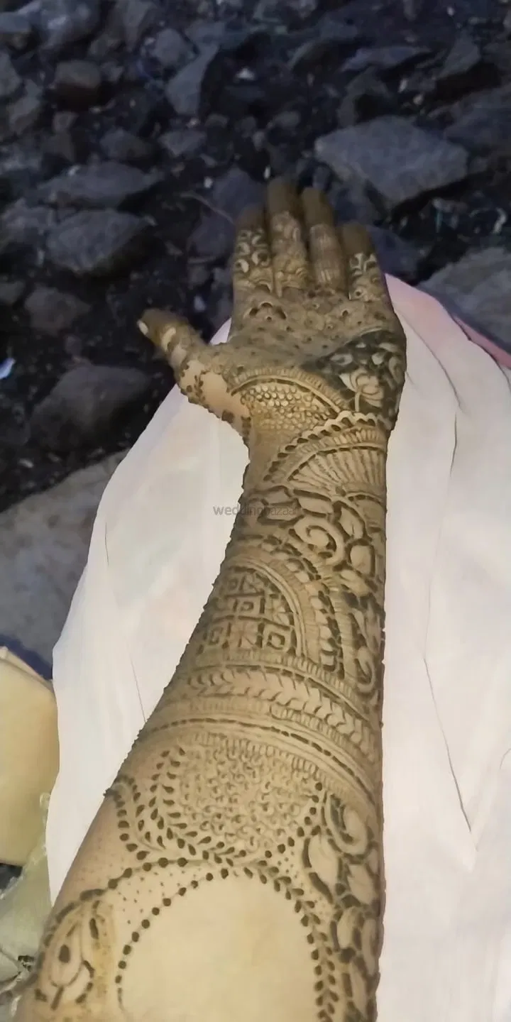 Back Hand Mehndi Design (2)