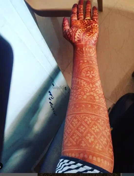 Front Hand Mehndi Design