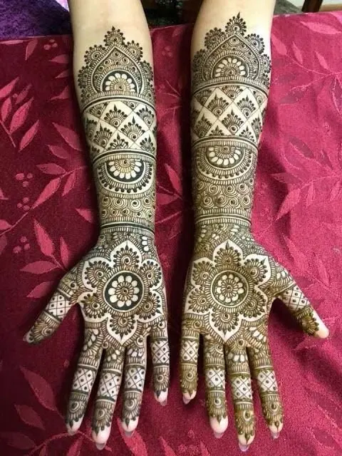 full hand mehndi design