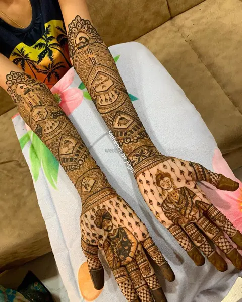 heart back hand mehndi design