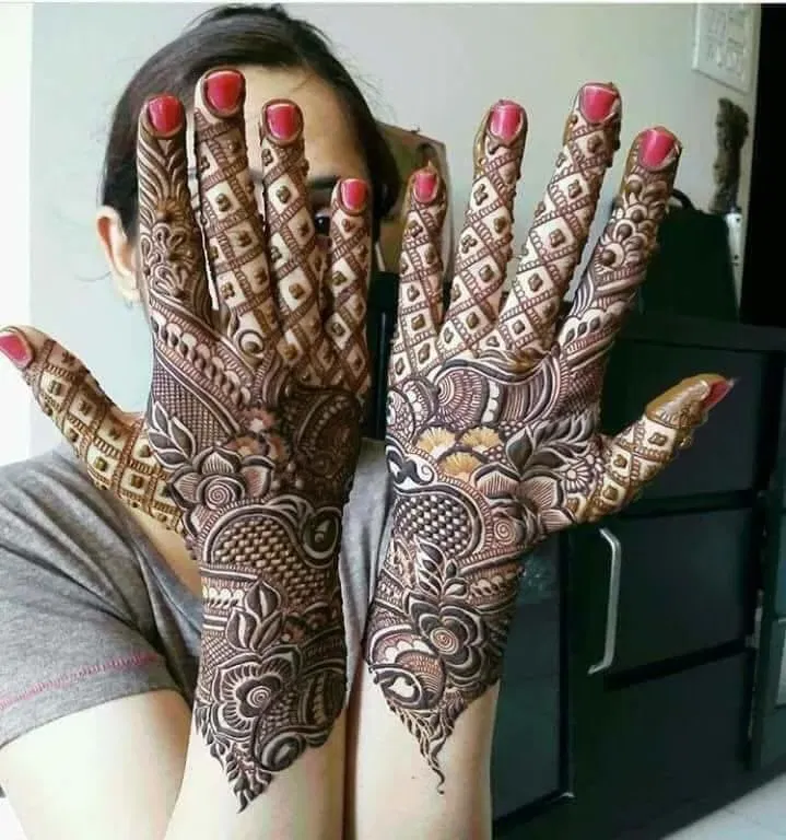 Back Hand Mehndi Design