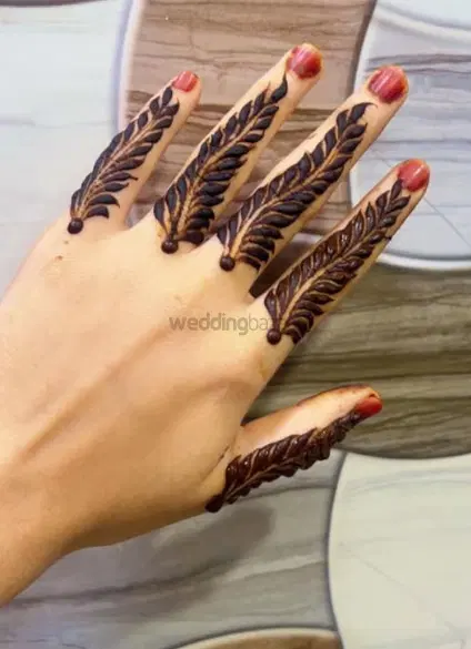 arabic simple back hand mehndi design
