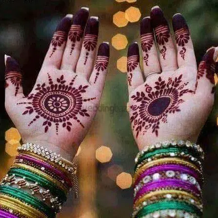 simple circle back hand mehndi design