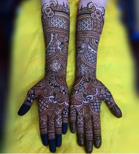 Front Hand Mehndi Design with Figures