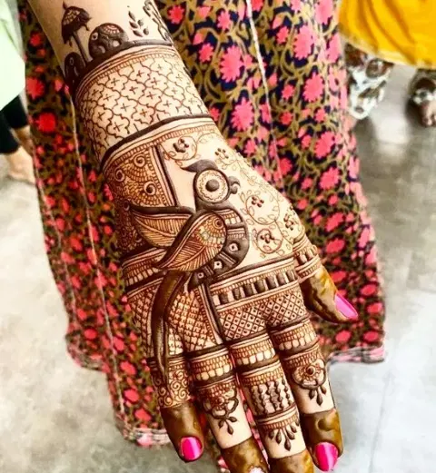 figure mehndi design