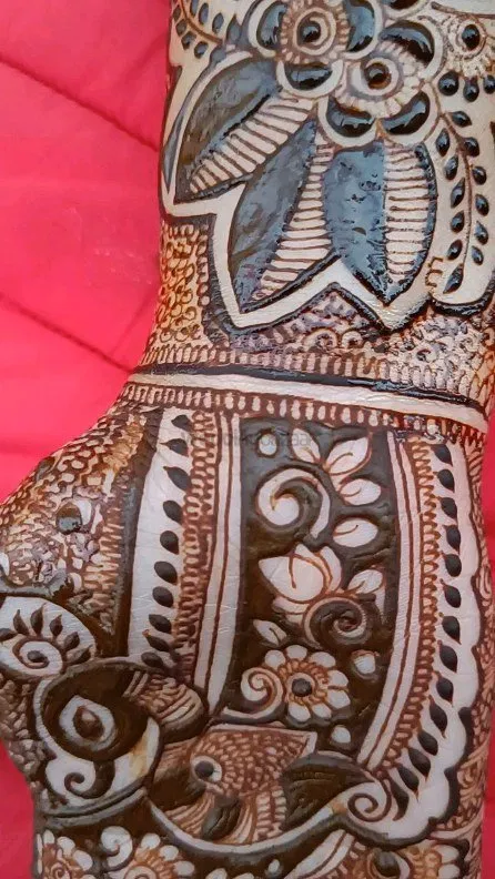 Back Hand Mehndi Design