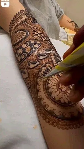Back Hand Mehndi Design