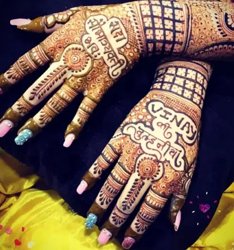 back hand mehndi design