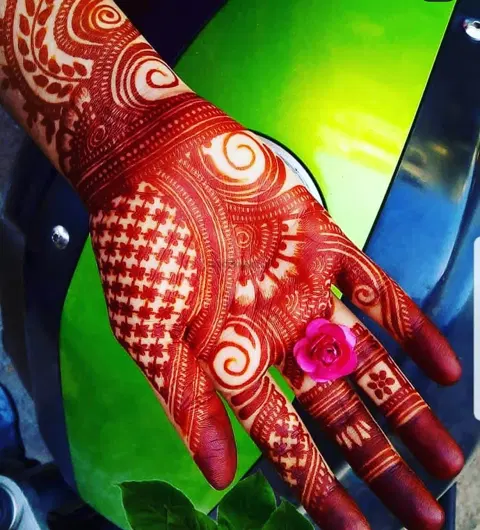 back hand mehndi design