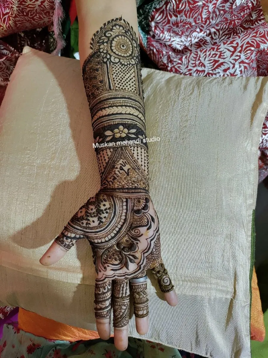Front Hand Mehndi Design