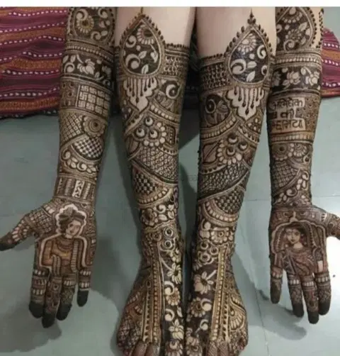 figure front hand mehndi design