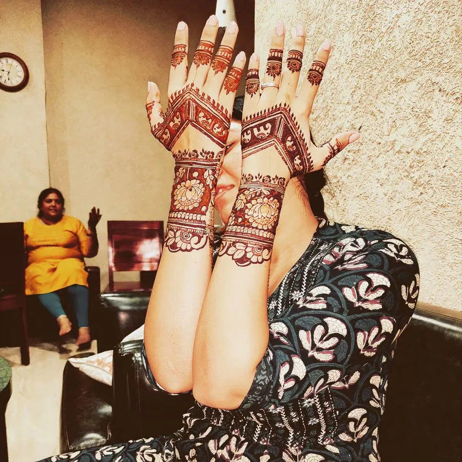 Front Hand Mehndi Design