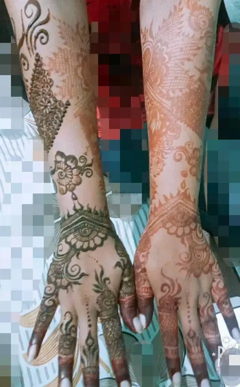 back hand mehndi design