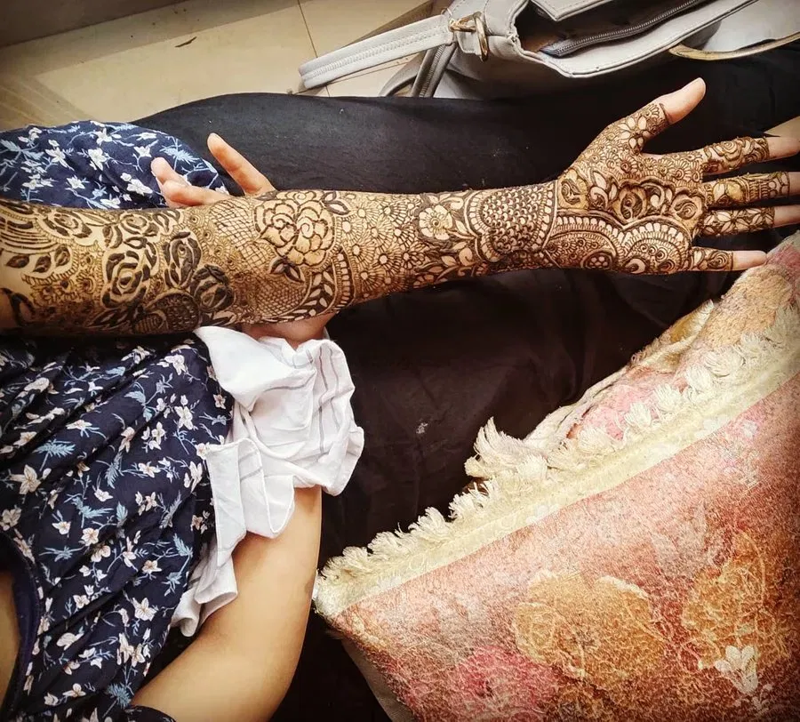 Front Hand Mehndi Design