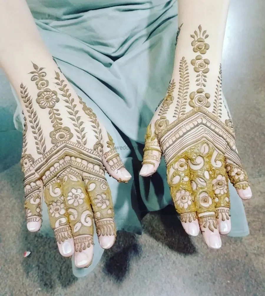 Back Hand Mehndi Design