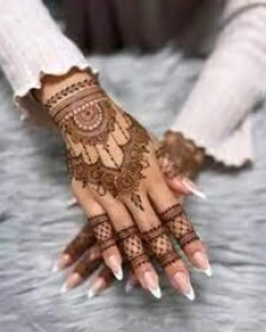 Royal Stylish Back Hand Mehndi Design with Flowers