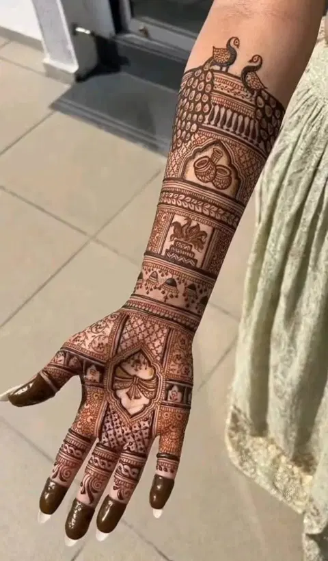bridal indian figure arm mehndi design