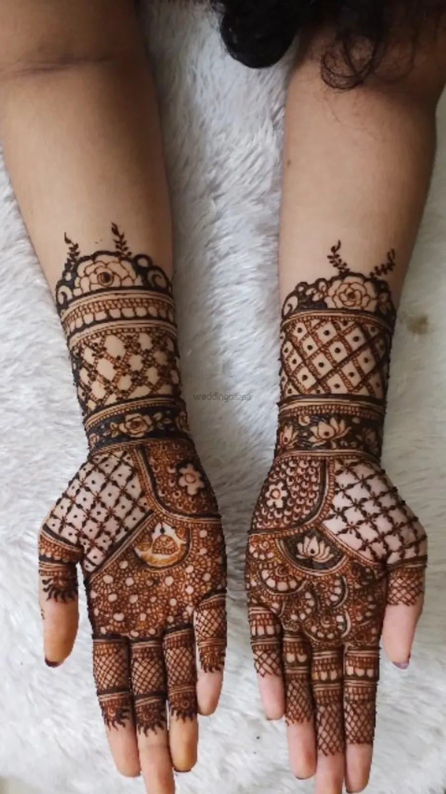 Front Hand Mehndi Design with Figures (25)