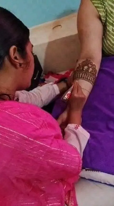 back hand mehndi design