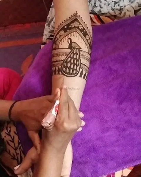 back hand mehndi design