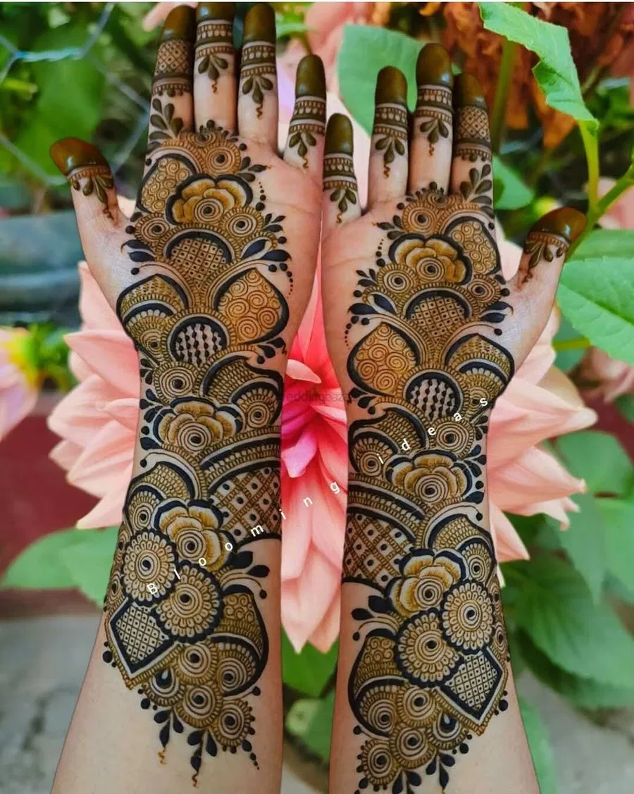 Mehndi Design with Hearts